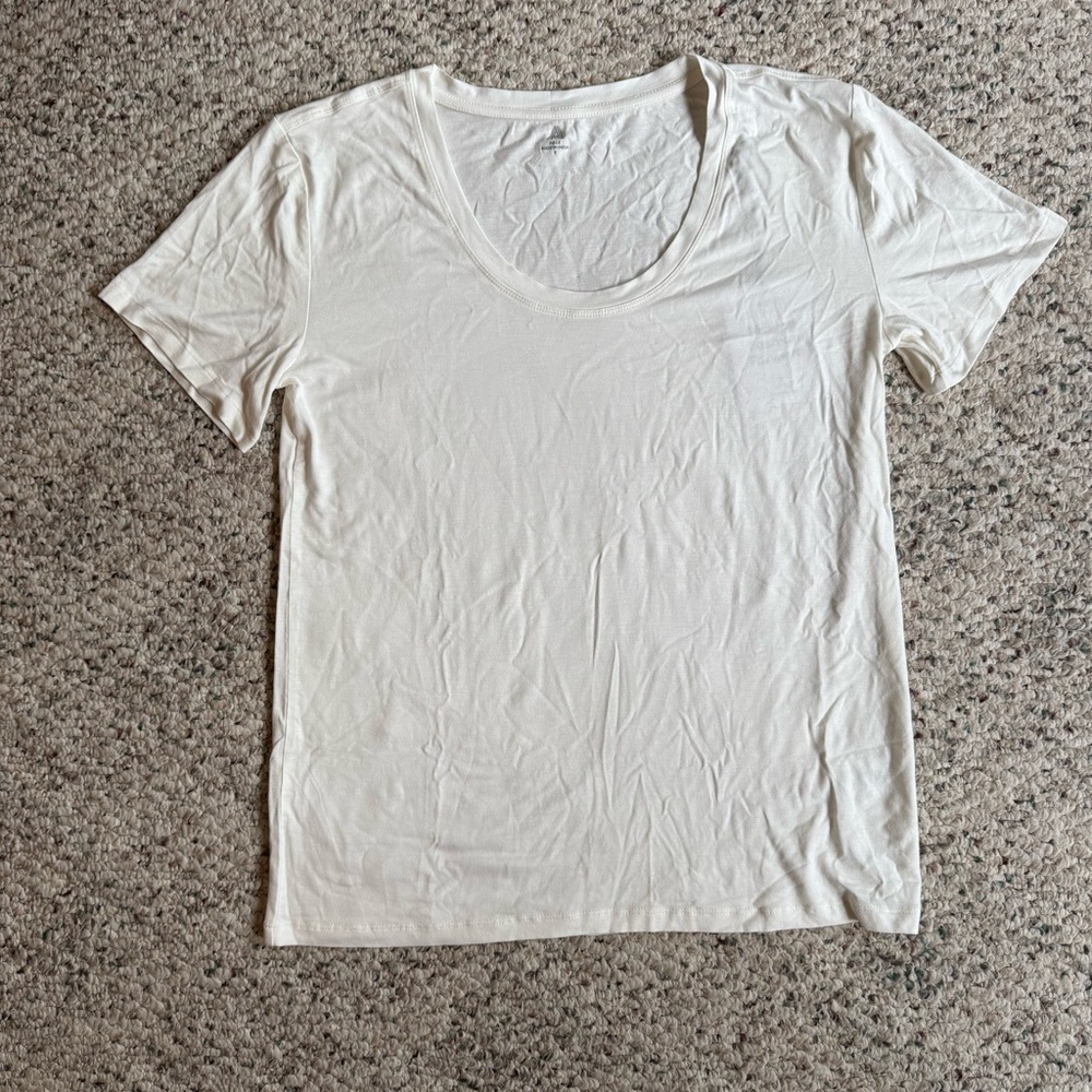 Able Drapey Mae White Short Sleeve Tee Women’s Small